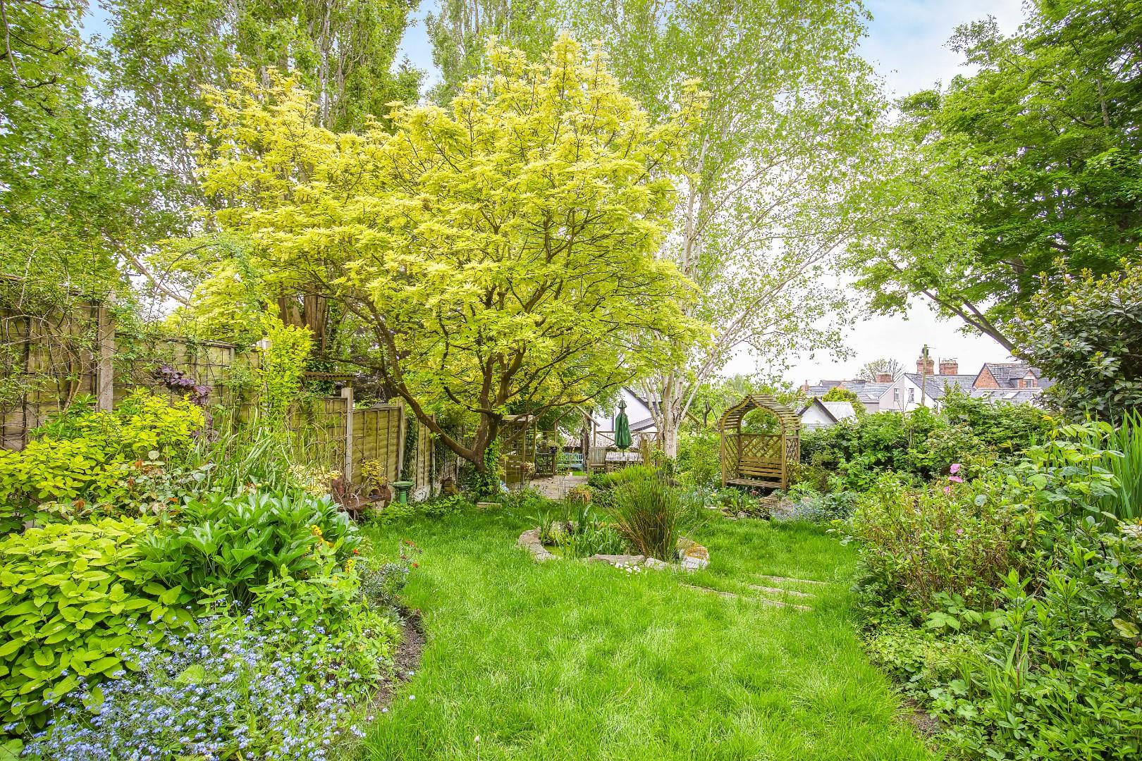 8 Church Place South, Penarth, CF64 1BA